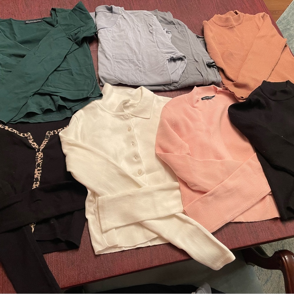 Brandy Melville Long Sleeve Tops!